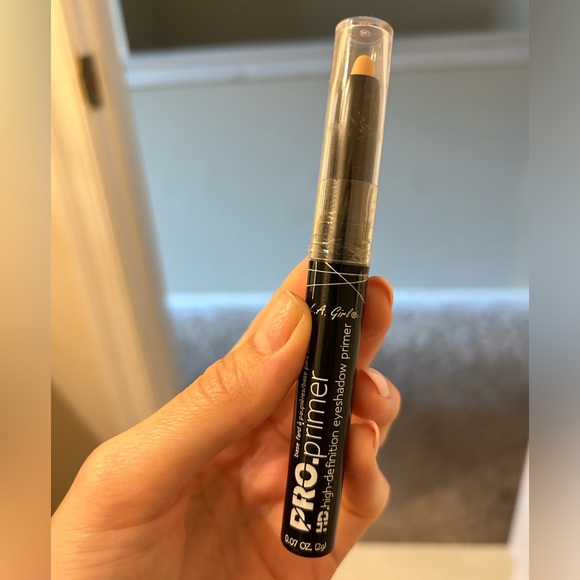 LA Girl Nude HD Eye Shadow Primer Stick NWT - Picture 2 of 6